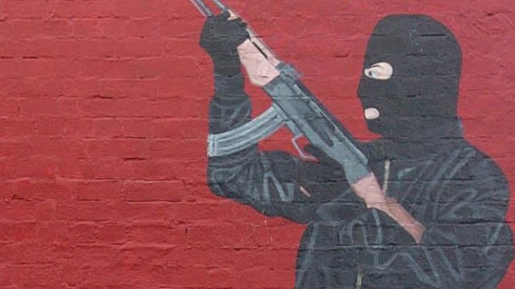 Paramilitary threats 'force police to move home'