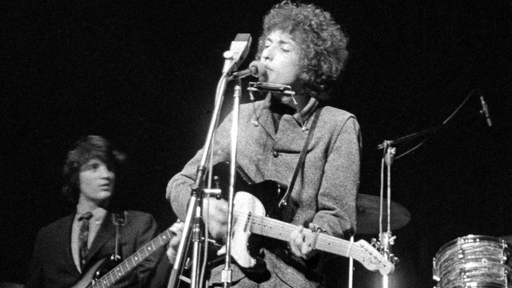 Bob Dylan and the Manchester Free Trade Hall 'Judas' show - BBC News