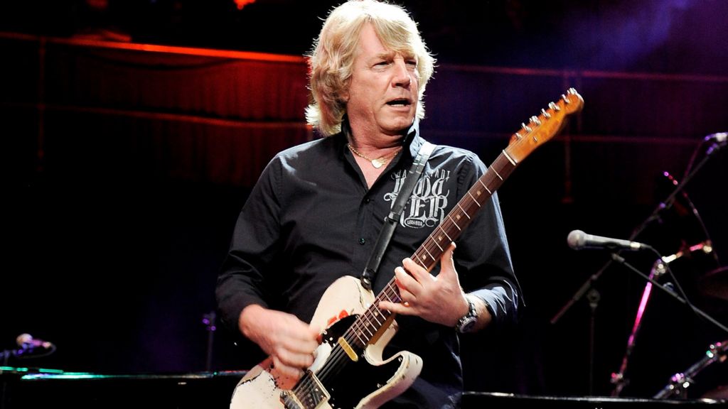 Rick Parfitt: Rock world pays tribute to Status Quo guitarist - BBC News