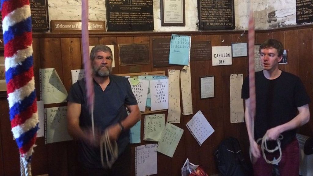 Bells toll at Porthmadog church to mark ringer's death