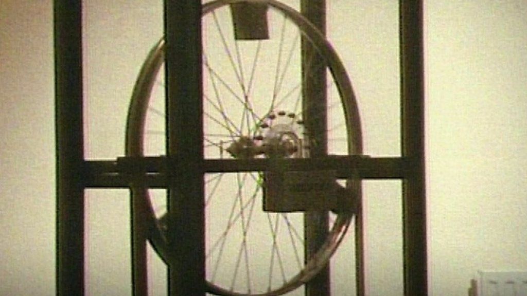 The unsolved secret of David Jones' perpetual motion machine BBC News
