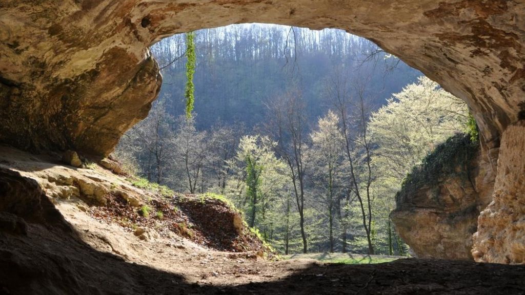 DNA of extinct humans found in caves