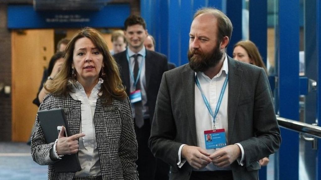 Nick Timothy and Fiona Hill quit No 10 after election criticism - BBC News