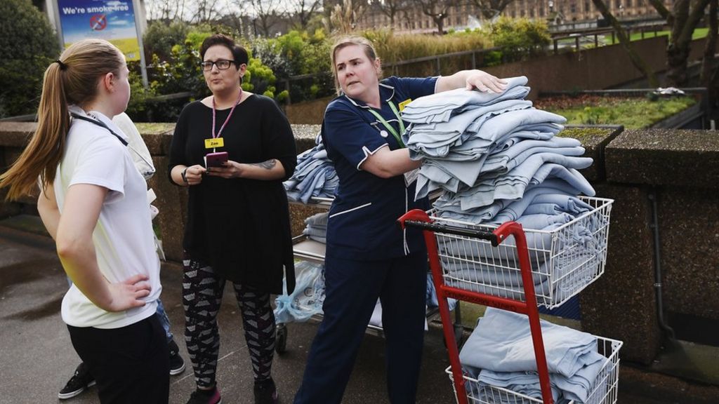 Heroic public sector staff deserve more pay - Hunt