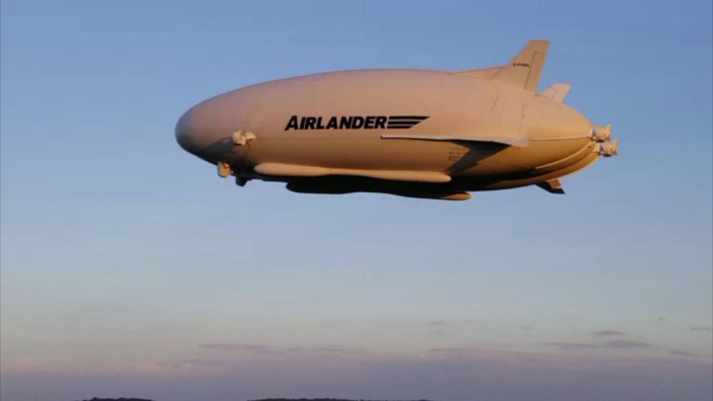 Airlander 10: World's longest aircraft hits highest altitude