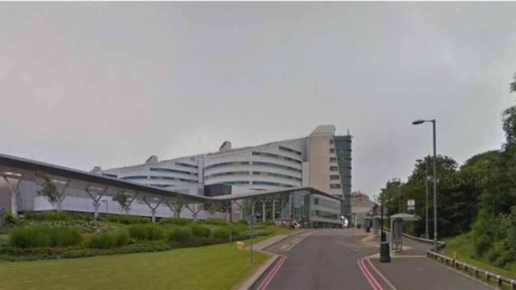 'Major flooding' at Queen Elizabeth Hospital, Birmingham - BBC News