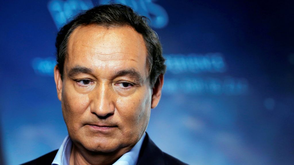 United Airlines boss Oscar Munoz will not resign