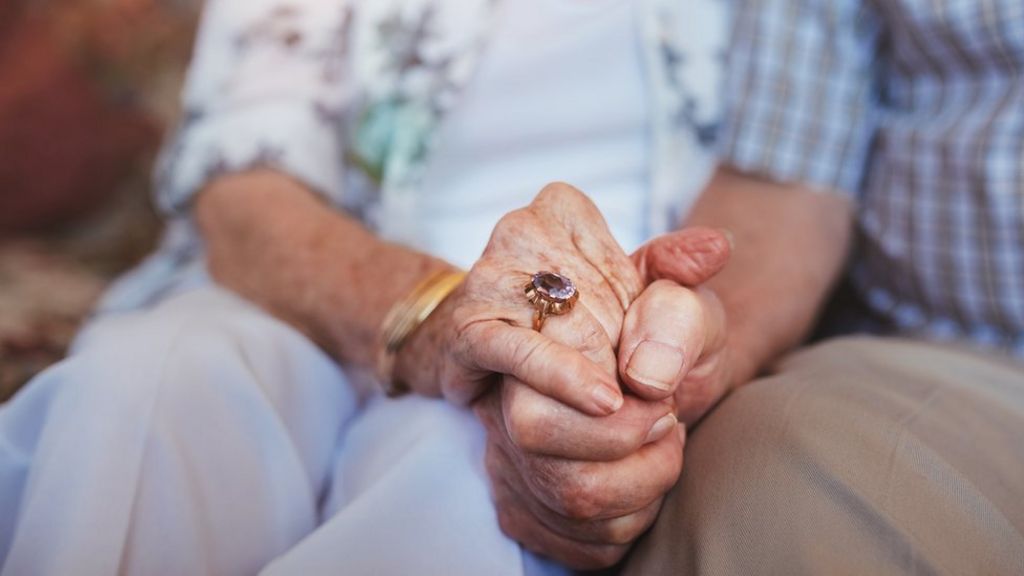 Judge criticises 'inhuman' separation of elderly couples