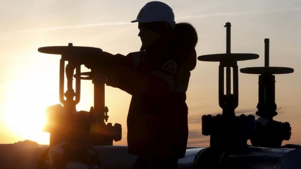 Oil price falls despite deal to extend output cut