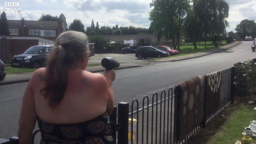 Nottinghamshire woman gives drivers hairdryer treatment