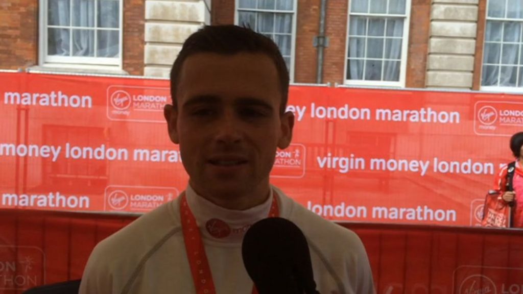 Cymro'r Prydeiniwr cyflymaf i gwblhau Marathon Llundain