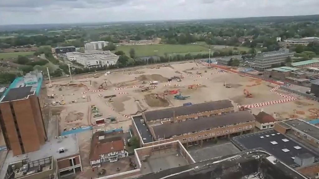Timelapse video shows revamp of Bracknell town centre BBC News