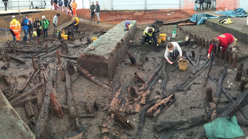 Bronze Age Houses Uncovered In Cambridgeshire Are Britain's 'Pompeii ...