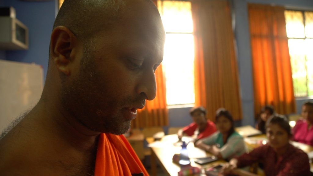 Why are so many Sri Lankans learning Chinese?