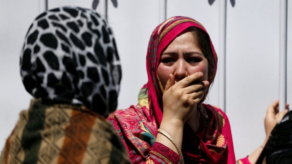 Kabul bomb: Afghan leader condemns 'cowardly' attack