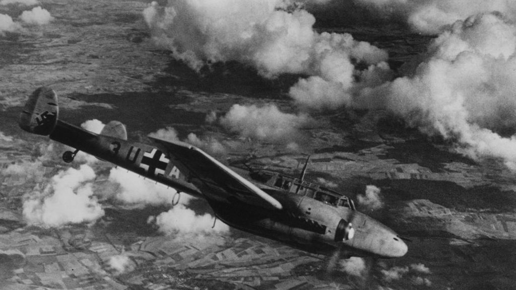 The German bombing of Coventry, as filmed by the Luftwaffe - BBC News