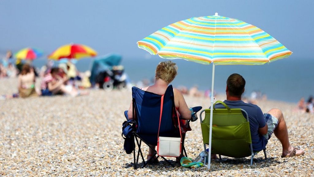 Let workers shed suits in hot weather, says trade union body
