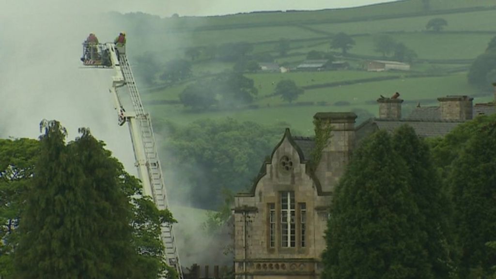 Denbigh hospital: Council still hopes to buy building