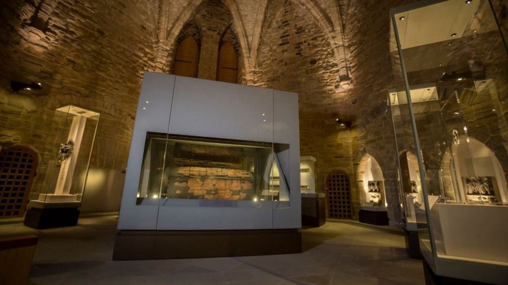 St Cuthbert's coffin is centrepiece of Durham Cathedral display BBC News