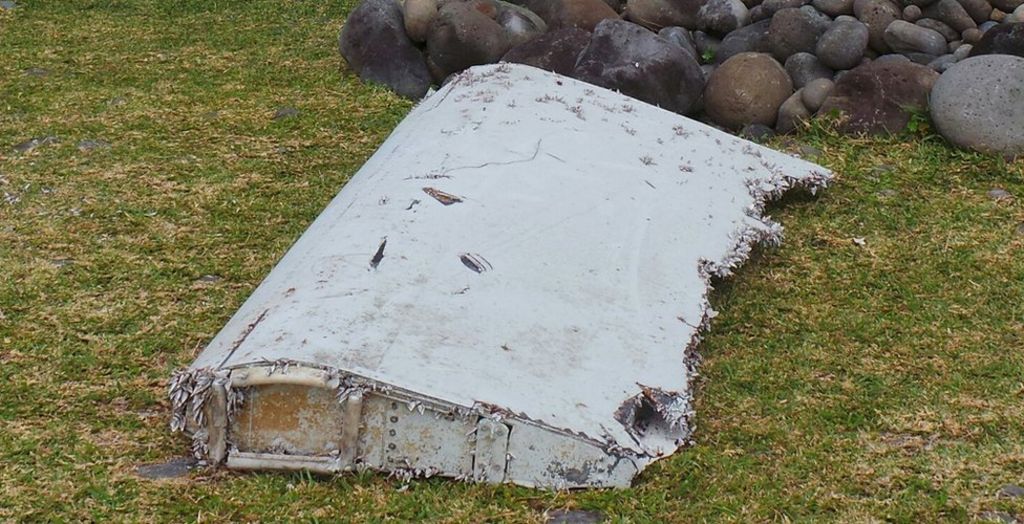 MH370: The Key Pieces Of Debris Found By The Public - BBC News