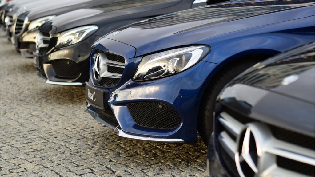 Daimler recalls 400,000 Mercedes-Benz cars in the UK Daimler recalls 400,000 Mercedes-Benz cars in the UK