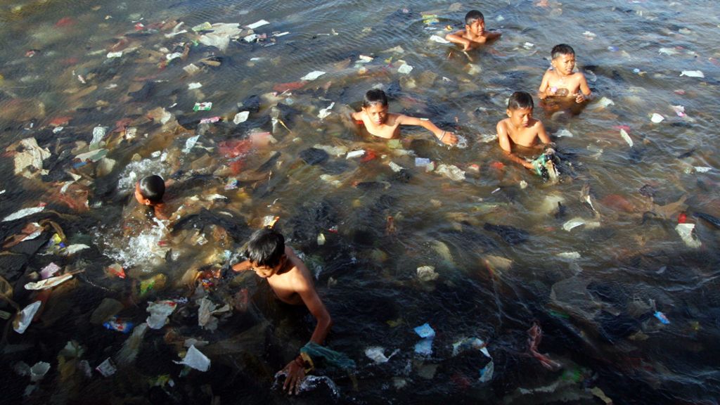 Asian nations make plastic oceans promise BBC News