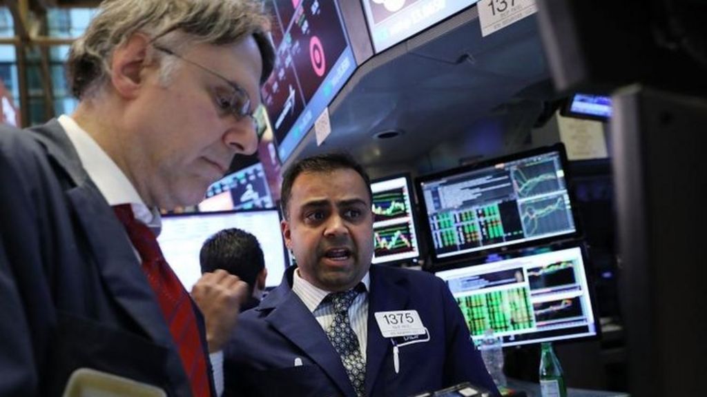 Wall Street falls amid tech stock sell-off