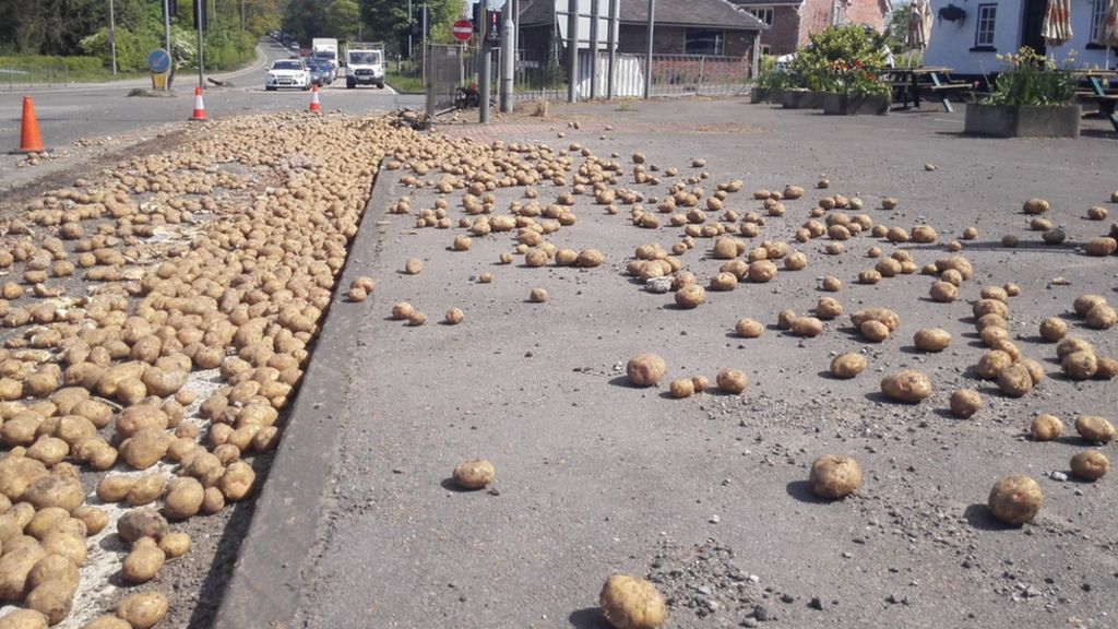 Spud spillage blocks road in lorry crash near Knutsford