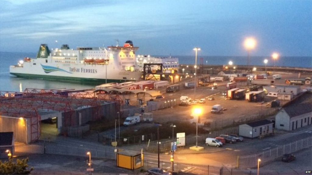 Wexford: Fourteen people found hidden in refrigerated truck