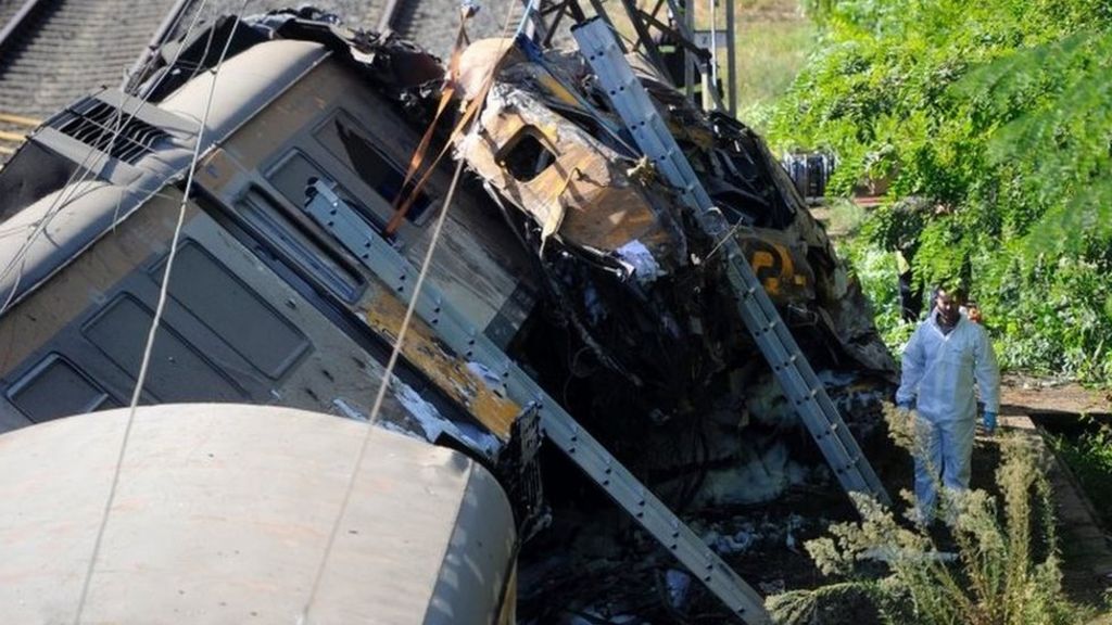 Spain train crash: At least four killed in derailment - BBC News