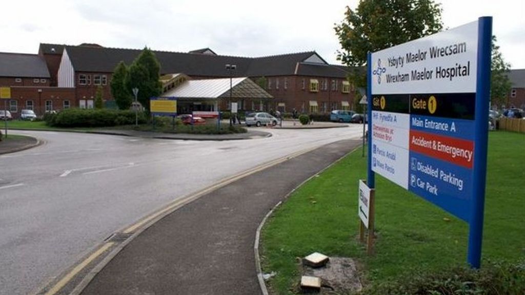 Wrexham psychiatric unit 'failed' to address officer's risk