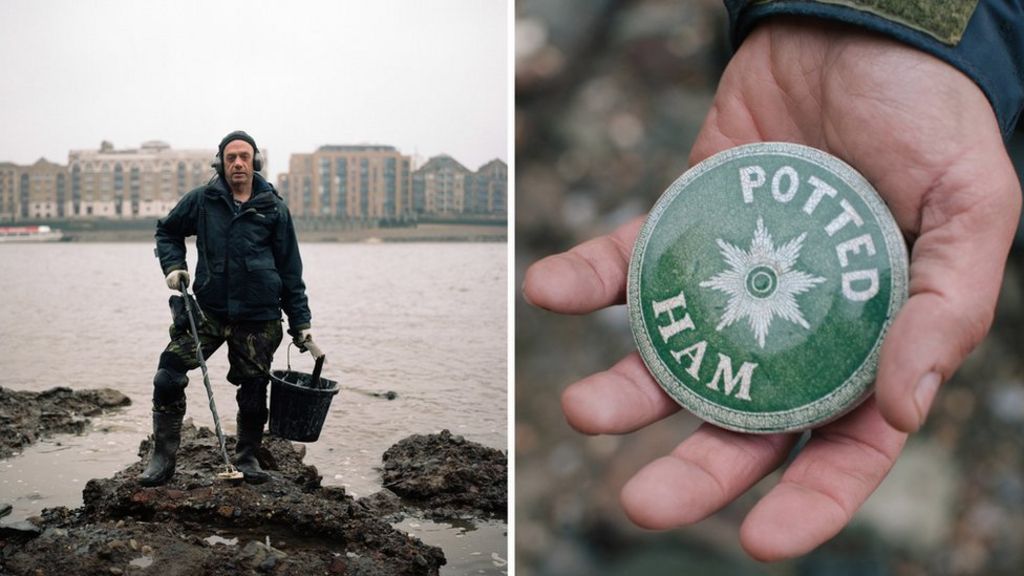 Hunting for treasure at low tide