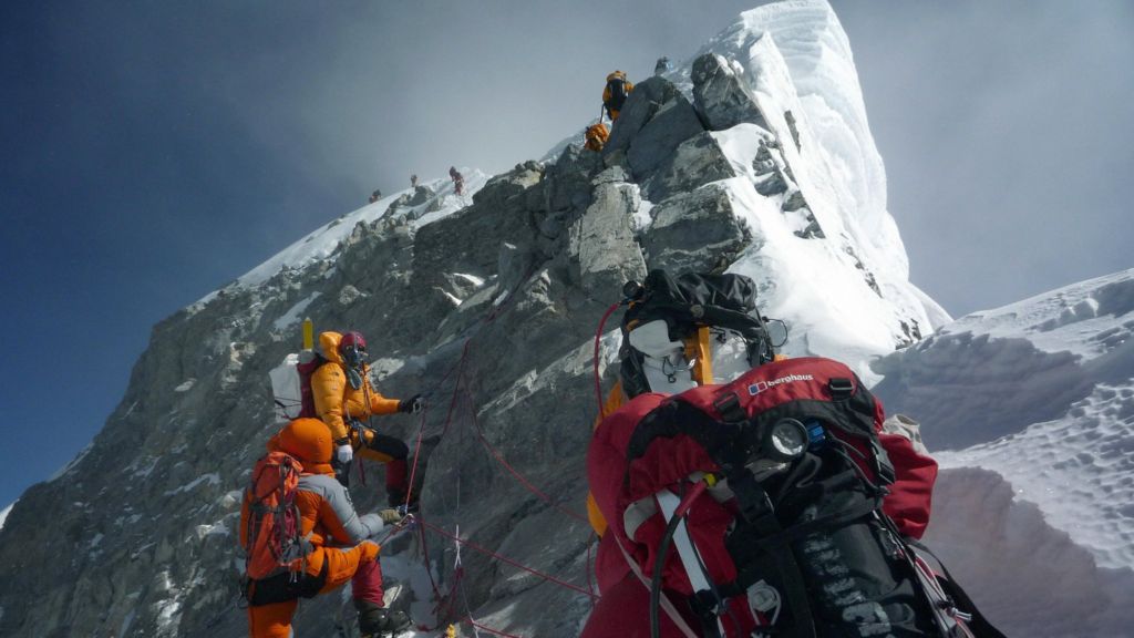 Mount Everest's famous Hillary Step destroyed, mountaineers confirm