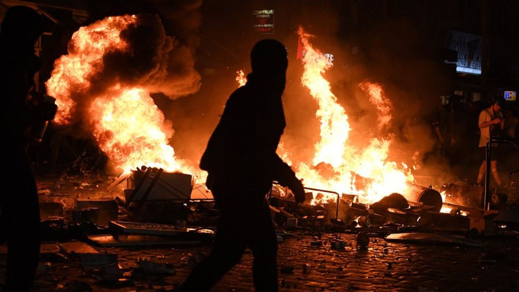 In pictures: Violence at G20 protests