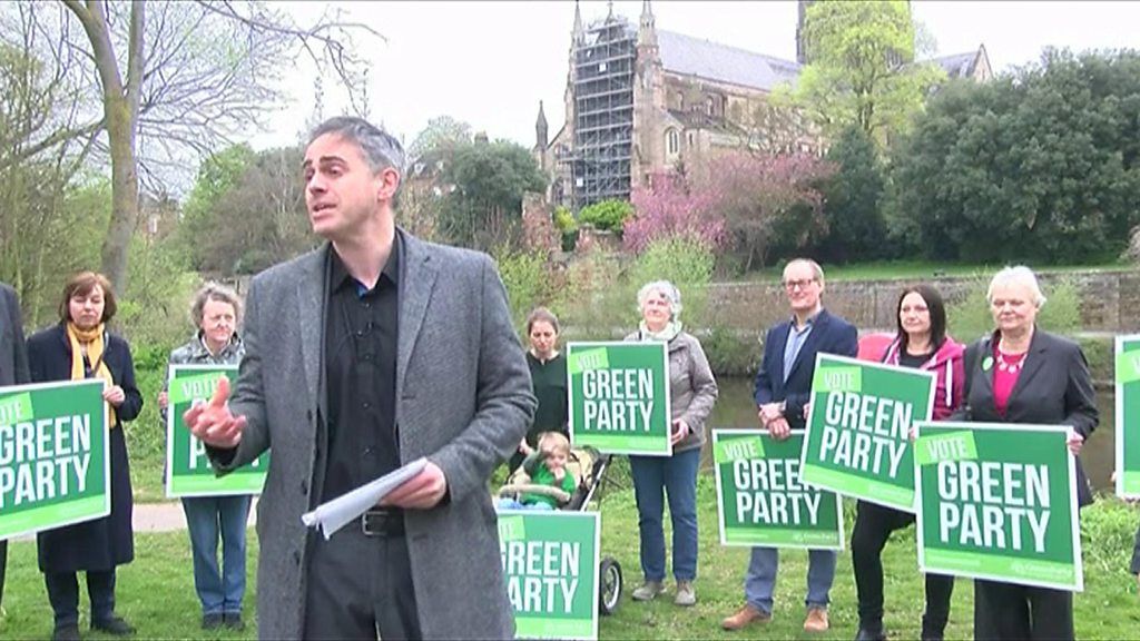 Green Party attacks 'extreme Brexit' at local election campaign launch