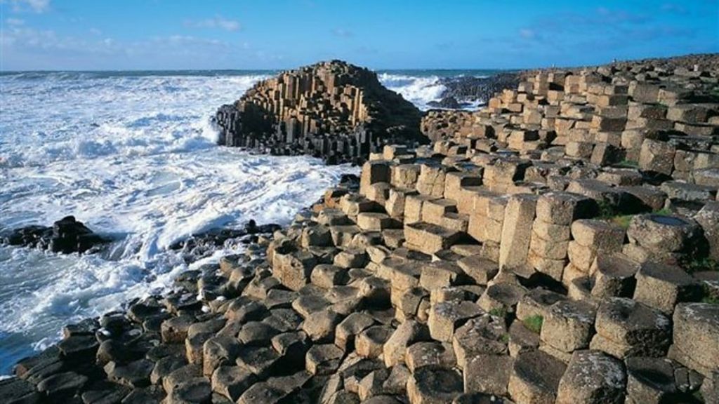 Visitor numbers rise as lower pound helps NI tourism