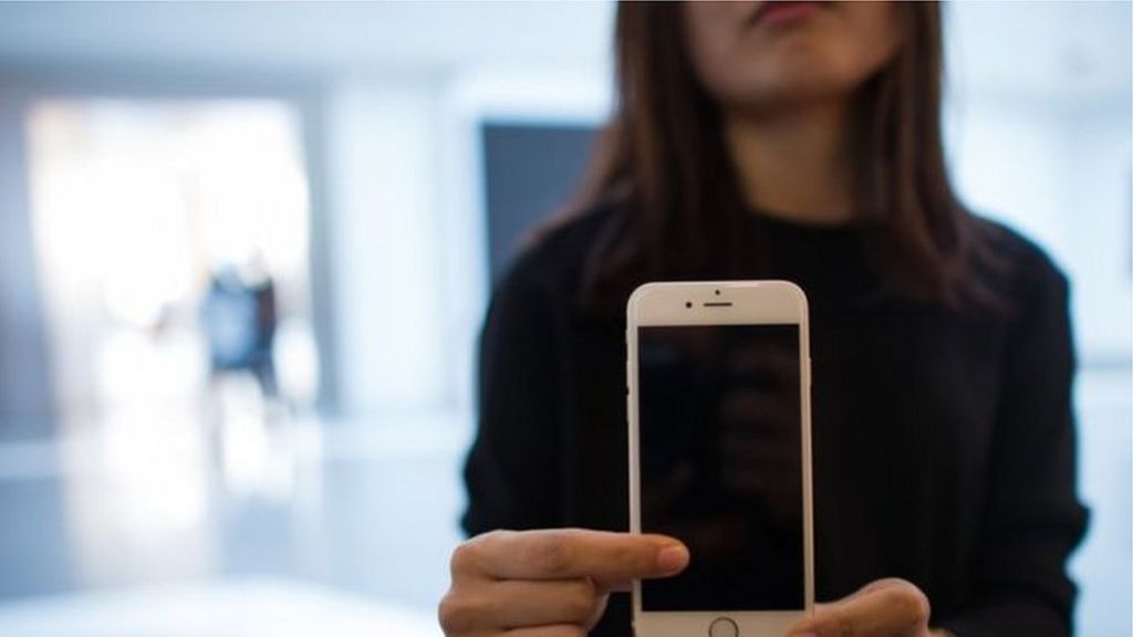 Apple taken to court for 'refusing to fix devices'