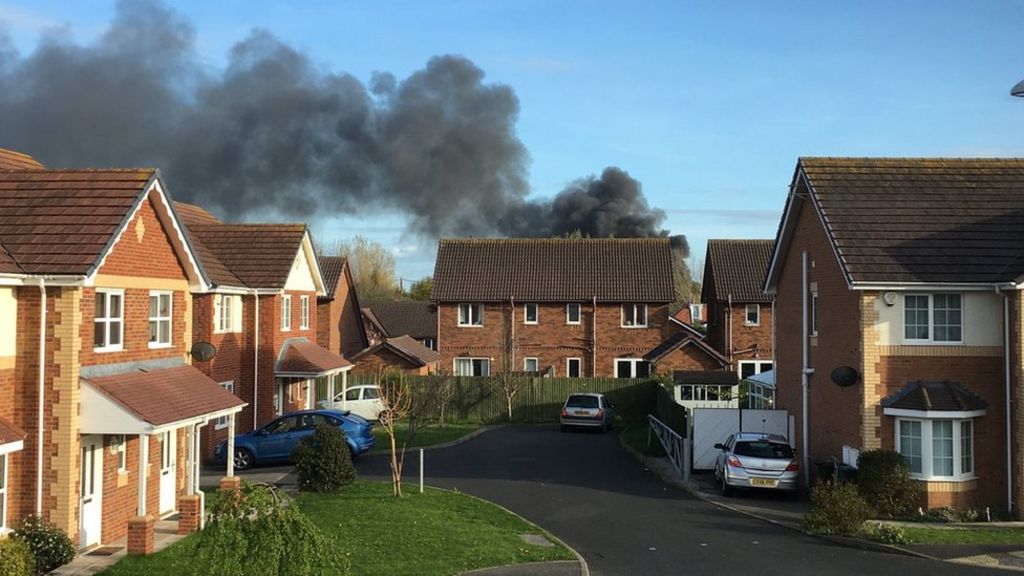 Kinmel Bay garage fire: Homes evacuated due to blaze