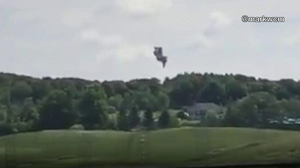 Blimp flying over US Open golf contest crashes