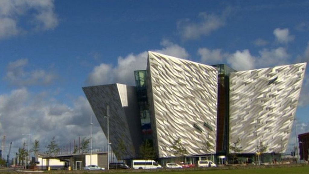 Belfast tourism 'on the crest of a wave' - BBC News