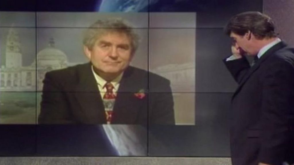 Rhodri Morgan: 'I wasn't late, the Queen was early'