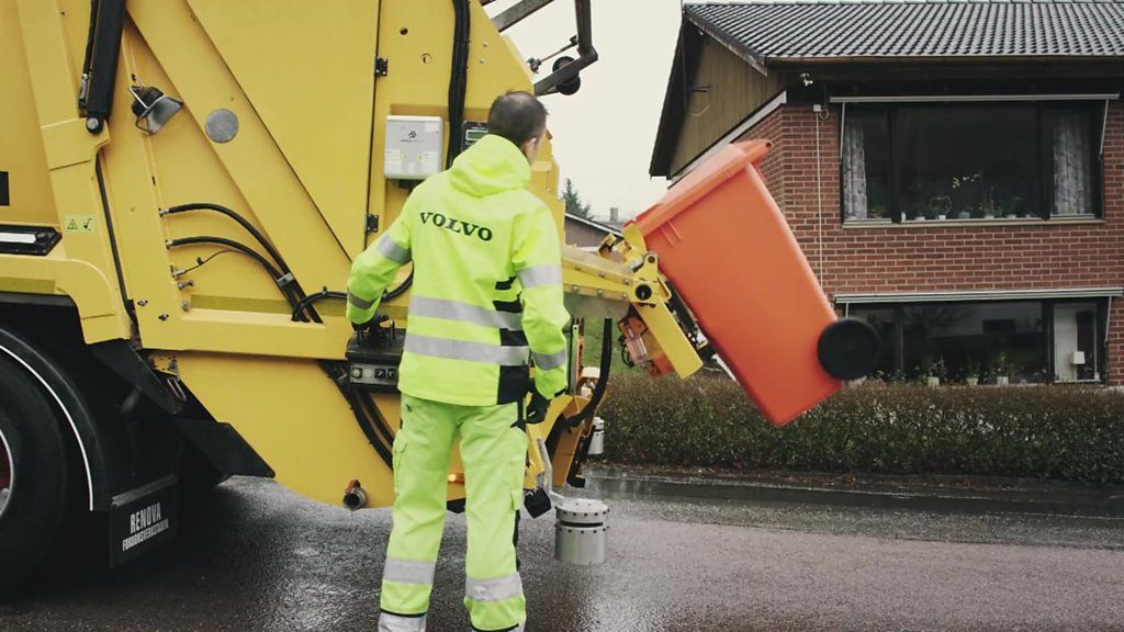 Volvo's autonomous refuse lorry and other tech news