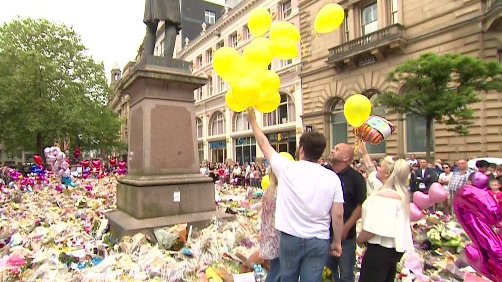 Manchester attack: Balloon tribute for Georgina Callander