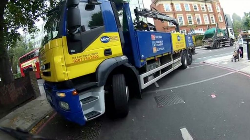 Do some lorries have a basic problem with turning left? BBC News