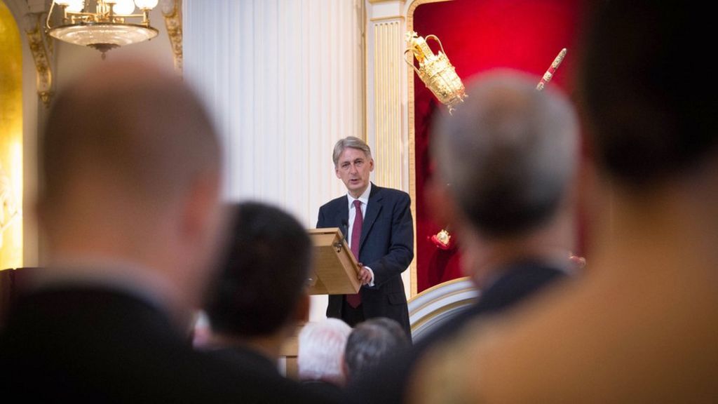 Philip Hammond on Brexit: Prioritise jobs and living standards - BBC News