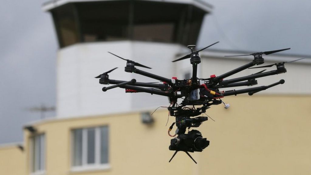Passenger jet approaching Heathrow in drone 'near-miss'