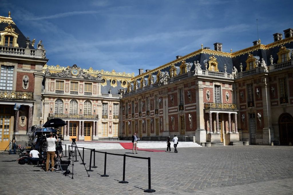 Macron considers joint session of parliament in Versailles