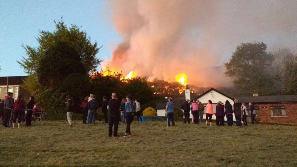 Large gorse fire puts Newry homes and school at risk