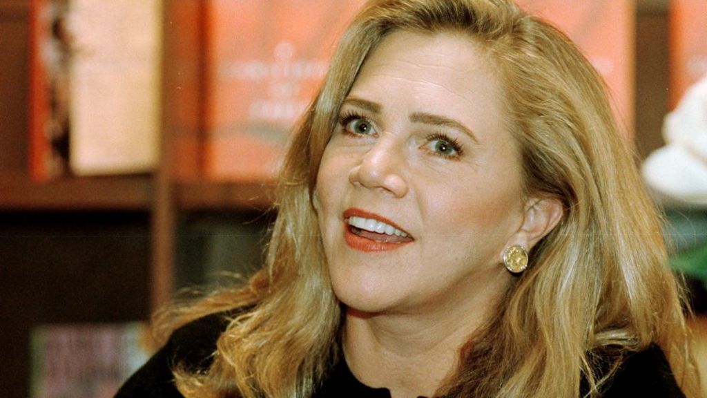 Kathleen Turner to star in transgender play BBC News