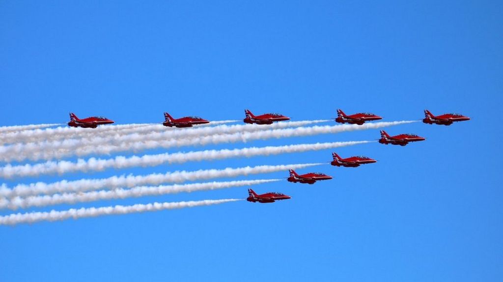 The Red Arrows wow onlookers during Yorkshire training flight